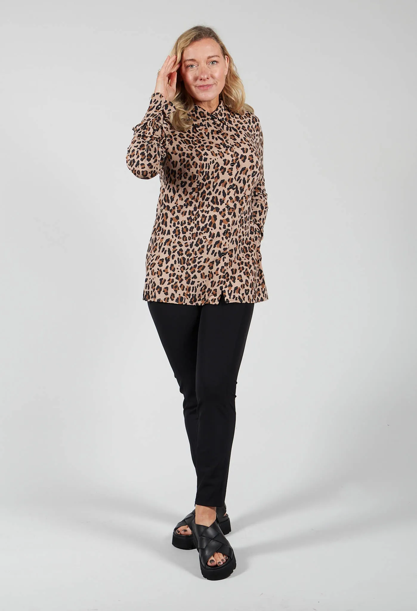 Blouse in Leopard / Camel