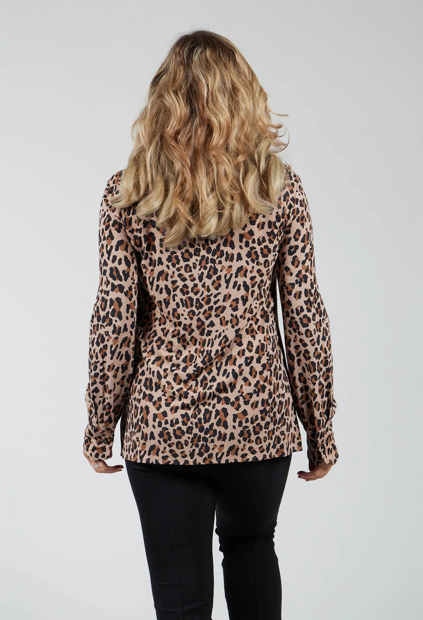 Blouse in Leopard / Camel